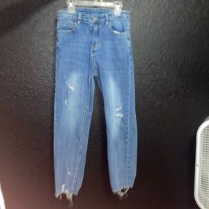 ripped skinny jeans!! super cute worn a little bit!!